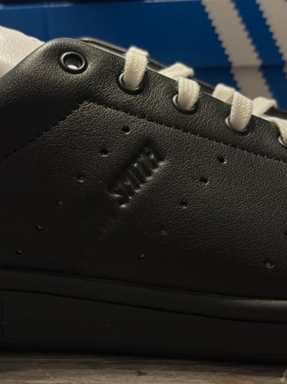 Stan Smith - Picture 3 of 4